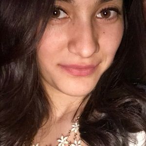 Meet your Posher, Perla